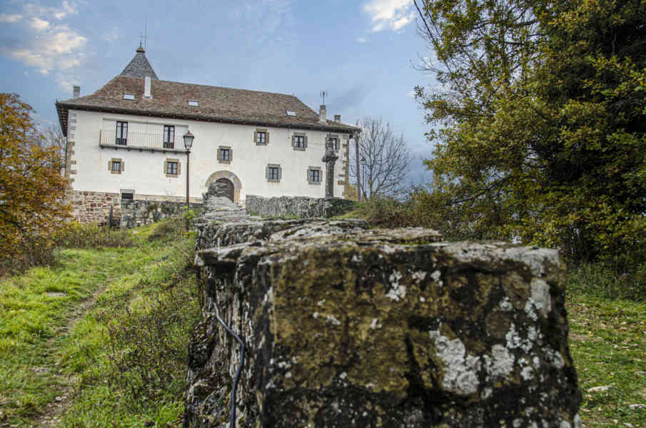 Comunidad Foral de Navarra 138 - Ochagavia - santuario de Nuestra Señora de Muskilda.jpg